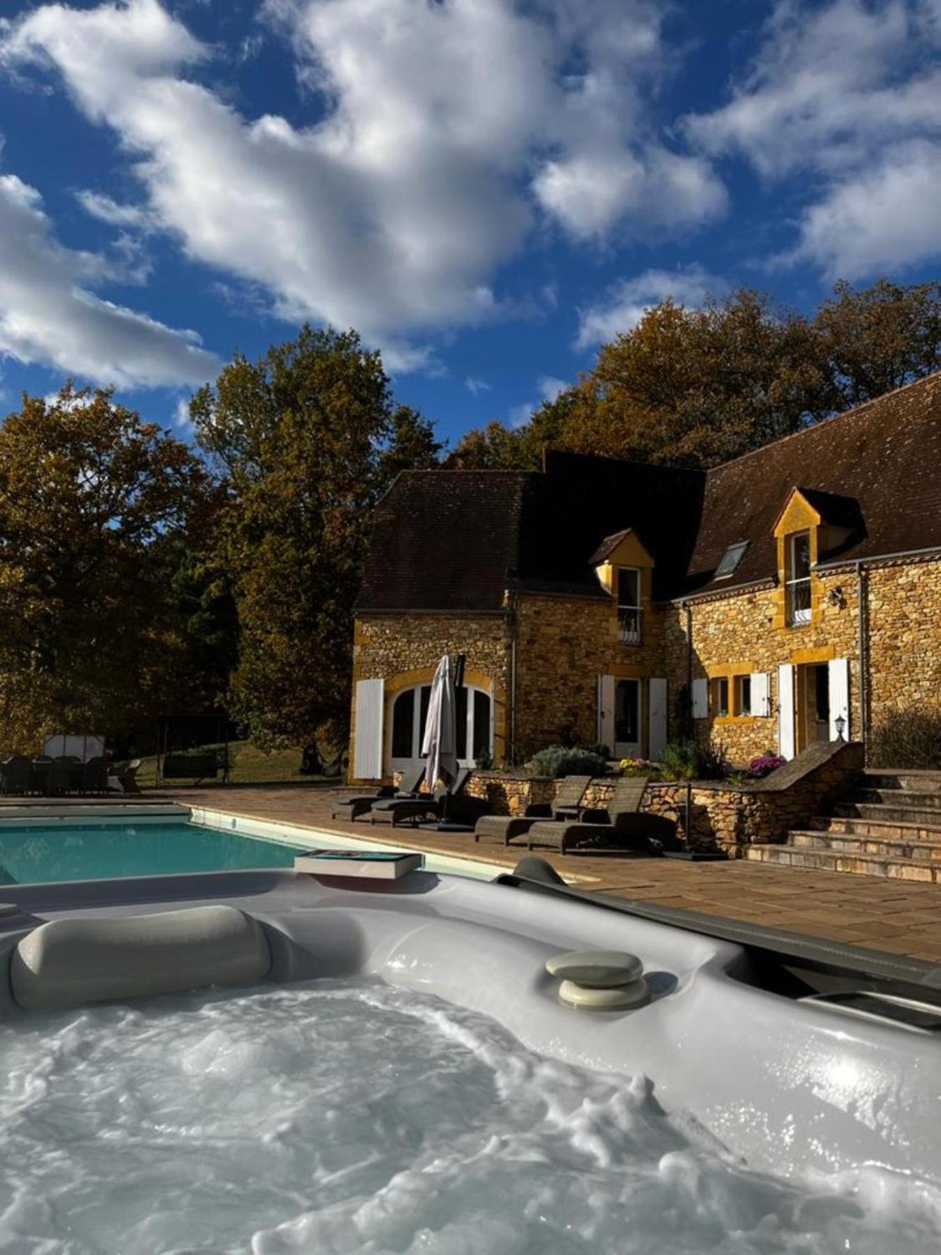 Luxury Chateau W. Pool & Hot Tub In Dordogne Vila Beynac-et-Cazenac Exterior foto